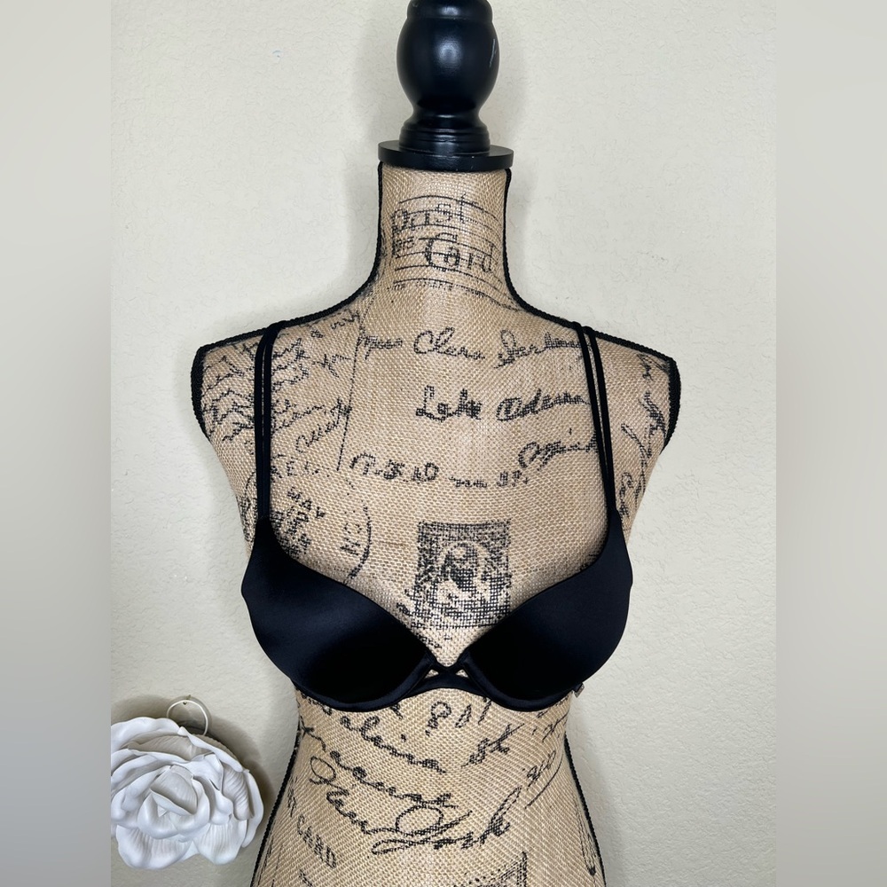 NTM: Victoria’s Secret Very Sexy Push-Up Bra Black Satin Criss Cross Back 32A